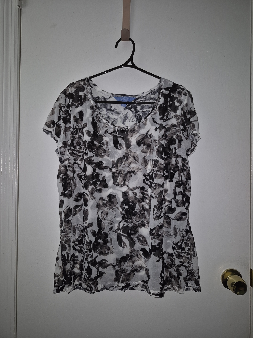Simply Vera Vera Wang Size XL Black & White Floral Short-Sleeve Scoop Neck Top
